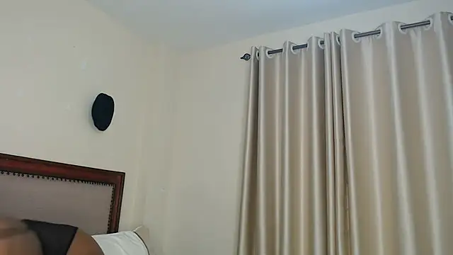 Snapshot of NIKKIE_LOVE chatting on 07/25/26, 01:58 NIKKIE LOVE online show from 07/25/26, 01:58