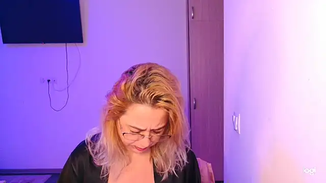 freyyamore1 online show from 03/02/26, 07:37