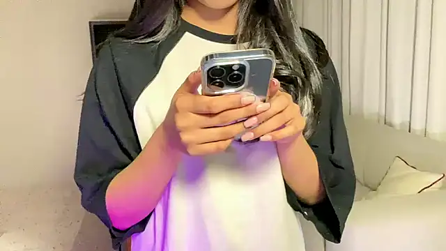 Snapshot of Nisha2708 chatting on 02/02/25, 05:59 Nisha2708 online show from 02/02/25, 05:59