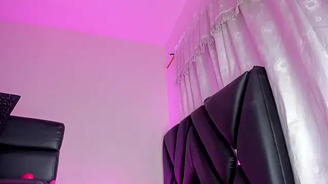 Snapshot of stephany_doll_ chatting on 12/11/24, 04:39 stephany doll online show from 12/11/24, 04:39