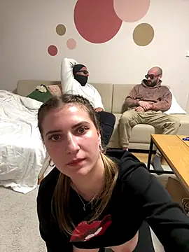 Snapshot of secretcrazy69 chatting on 12/03/24, 10:51 secretcrazy69 online show from 12/03/24, 10:51