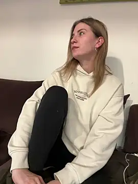 Snapshot of secretcrazy69 chatting on 01/11/25, 06:12 secretcrazy69 online show from 01/11/25, 06:12