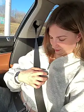 Snapshot of secretcrazy69 chatting on 02/10/25, 01:44 secretcrazy69 online show from 02/10/25, 01:44