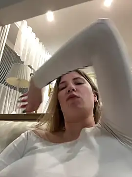 Snapshot of secretcrazy69 chatting on 02/17/25, 08:19 secretcrazy69 online show from 02/17/25, 08:19