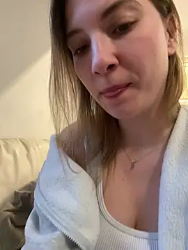 Snapshot of secretcrazy69 chatting on 02/20/25, 04:14 secretcrazy69 online show from 02/20/25, 04:14