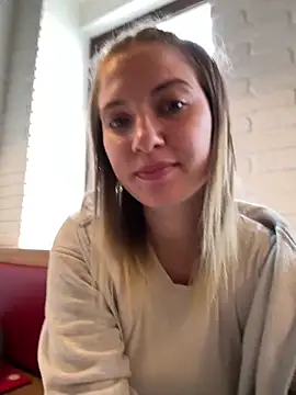 Snapshot of secretcrazy69 chatting on 09/23/25, 09:45 secretcrazy69 online show from 09/23/25, 09:45