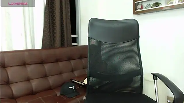 Snapshot of michacosio chatting on 10/04/25, 02:53 michacosio online show from 10/04/25, 02:53