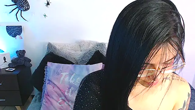 Isa Maiden1 online show from 10/26/25, 02:56