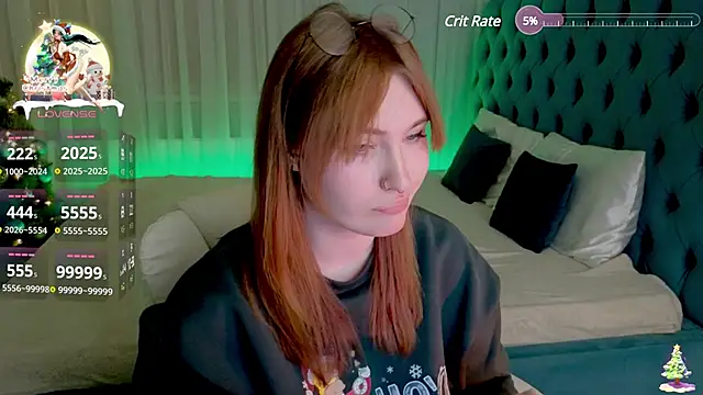 Snapshot of _Chlo__e chatting on 12/25/24, 03:29  Chlo  e online show from 12/25/24, 03:29