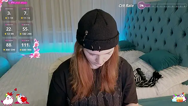 Snapshot of _Chlo__e chatting on 02/02/25, 10:06  Chlo  e online show from 02/02/25, 10:06