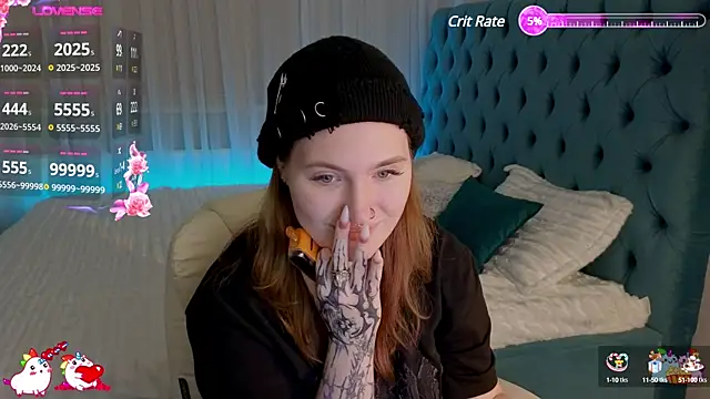Snapshot of _Chlo__e chatting on 02/03/25, 05:18  Chlo  e online show from 02/03/25, 05:18