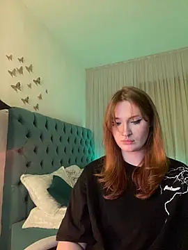 Snapshot of _Chlo__e chatting on 02/20/25, 03:45  Chlo  e online show from 02/20/25, 03:45