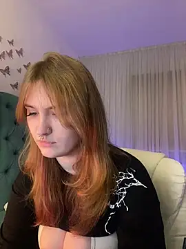 Snapshot of _Chlo__e chatting on 03/10/25, 02:39  Chlo  e online show from 03/10/25, 02:39