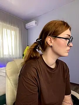 Snapshot of _Chlo__e chatting on 10/03/25, 10:56  Chlo  e online show from 10/03/25, 10:56