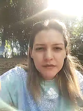 Snapshot of Mia_Hampton chatting on 12/05/24, 06:44 Mia Hampton online show from 12/05/24, 06:44