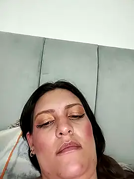 Snapshot of Mia_Hampton chatting on 03/07/25, 10:21 Mia Hampton online show from 03/07/25, 10:21