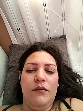 Snapshot of Mia_Hampton chatting on 09/28/25, 12:43 Mia Hampton online show from 09/28/25, 12:43