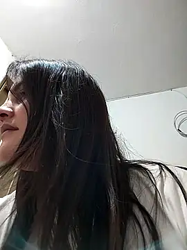 Snapshot of Mia_Hampton chatting on 11/29/25, 02:03 Mia Hampton online show from 11/29/25, 02:03