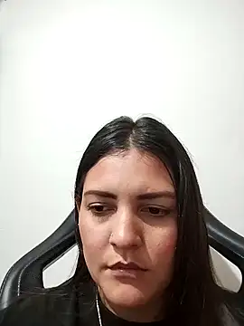 Snapshot of Mia_Hampton chatting on 12/17/25, 10:27 Mia Hampton online show from 12/17/25, 10:27