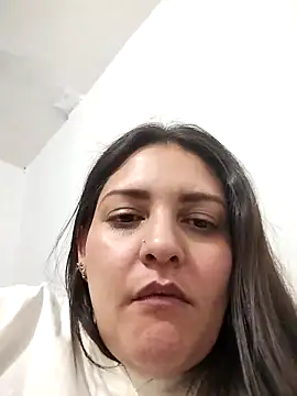 Snapshot of Mia_Hampton chatting on 12/23/25, 03:26 Mia Hampton online show from 12/23/25, 03:26