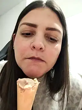 Snapshot of Mia_Hampton chatting on 02/03/26, 11:21 Mia Hampton online show from 02/03/26, 11:21