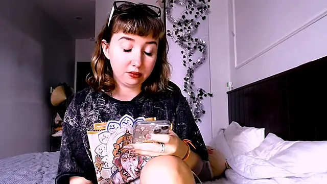 Snapshot of Cosmo_Riri chatting on 01/10/25, 05:37 Cosmo Riri online show from 01/10/25, 05:37