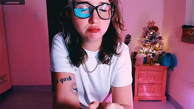 Cosmo Riri online show from 01/17/26, 10:53