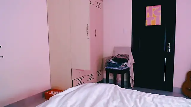 Cosmo Riri online show from 03/11/26, 10:21