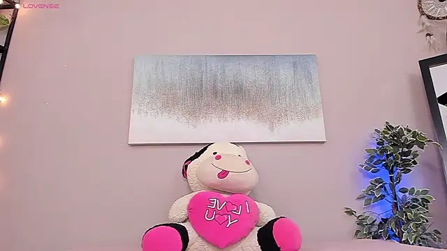 Briana Wells  online show from 02/01/26, 12:26