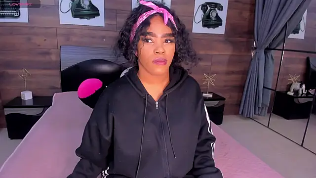 Briana Wells  online show from 07/05/26, 12:34
