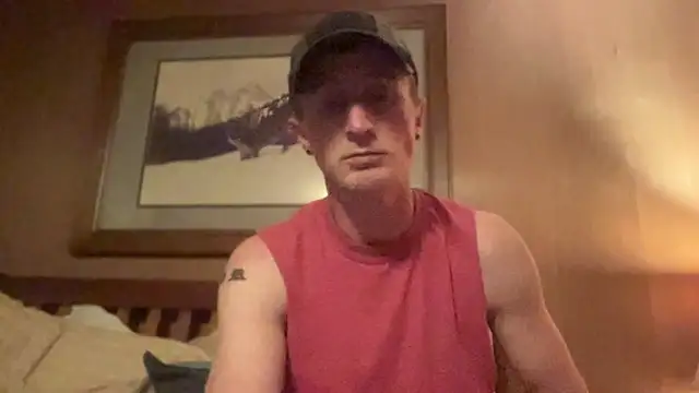 Snapshot of Keebs312 chatting on 10/18/25, 02:47 Keebs312 online show from 10/18/25, 02:47