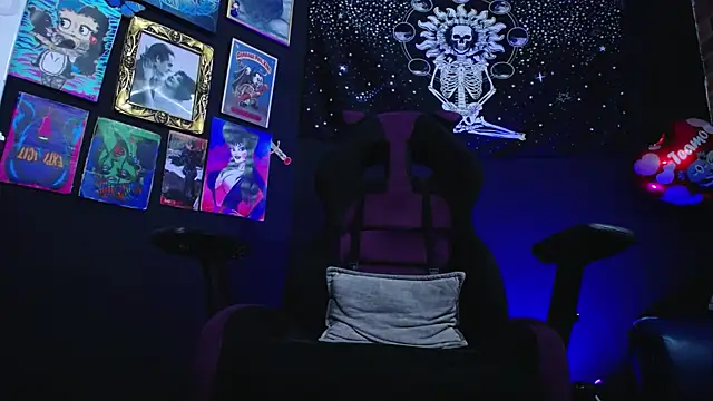 Snapshot of Yourmadame_P chatting on 12/03/24, 12:46 Yourmadame P online show from 12/03/24, 12:46