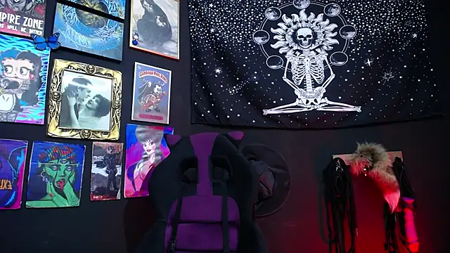 Snapshot of Yourmadame_P chatting on 01/09/25, 09:05 Yourmadame P online show from 01/09/25, 09:05