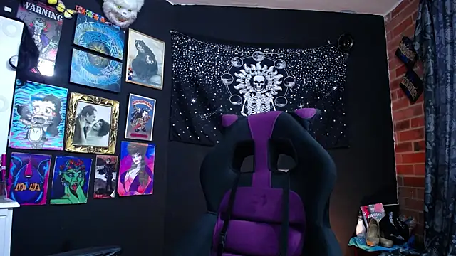 Snapshot of Yourmadame_P chatting on 01/30/25, 08:10 Yourmadame P online show from 01/30/25, 08:10