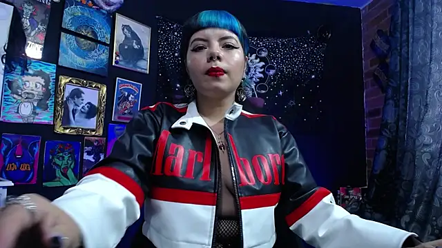 Snapshot of Yourmadame_P chatting on 02/06/25, 06:46 Yourmadame P online show from 02/06/25, 06:46