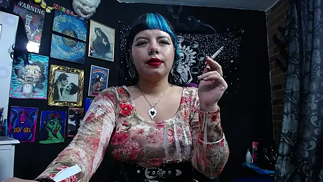 Snapshot of Yourmadame_P chatting on 02/12/25, 09:22 Yourmadame P online show from 02/12/25, 09:22