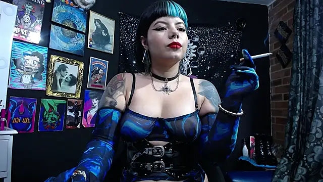 Snapshot of Yourmadame_P chatting on 03/03/25, 07:28 Yourmadame P online show from 03/03/25, 07:28