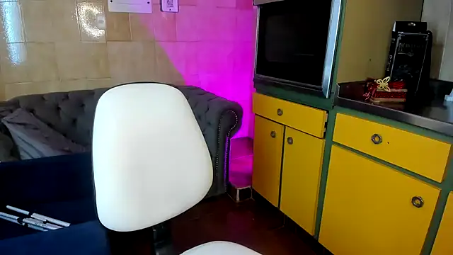 Snapshot of Leticia_goddes chatting on 12/13/24, 10:55 Leticia goddes online show from 12/13/24, 10:55