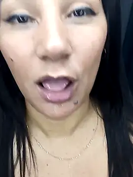 Snapshot of Leticia_goddes chatting on 03/06/25, 10:41 Leticia goddes online show from 03/06/25, 10:41