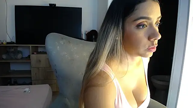 natalie fox23 online show from 01/22/25, 04:55