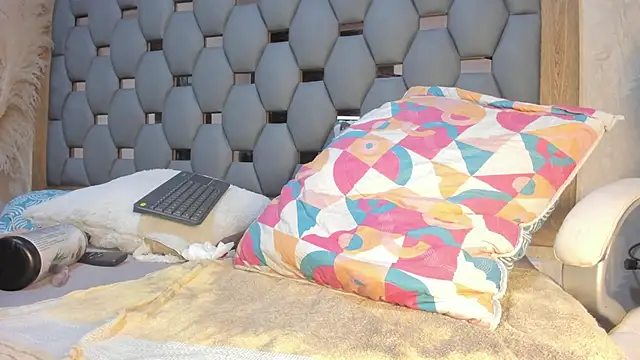 sophia reyes online show from 01/11/25, 02:36