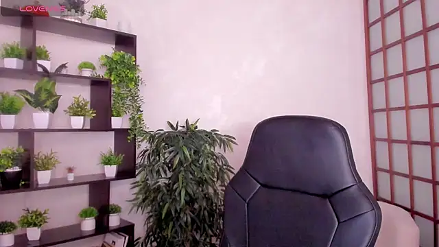 KateCuddle online show from 11/26/25, 02:23