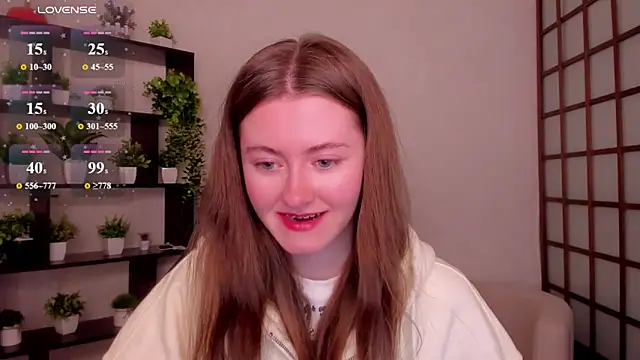 Snapshot of KateCuddle chatting on 04/28/26, 02:38 KateCuddle online show from 04/28/26, 02:38