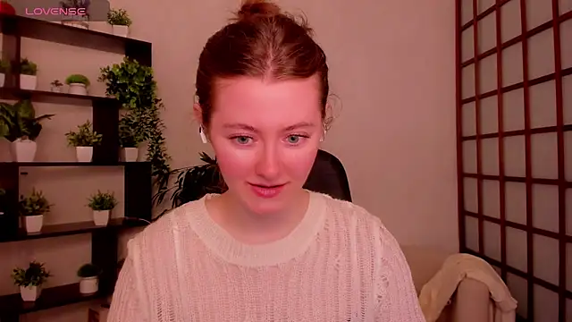Snapshot of KateCuddle chatting on 05/21/26, 02:18 KateCuddle online show from 05/21/26, 02:18
