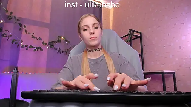 Anna Fink online show from 02/18/25, 05:53