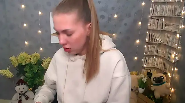 Snapshot of Sport_Tall_Doll chatting on 03/11/25, 08:20 Sport Tall Doll online show from 03/11/25, 08:20