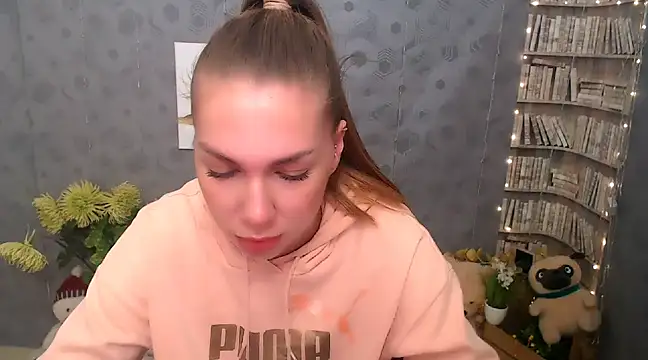 Snapshot of Sport_Tall_Doll chatting on 03/12/25, 09:44 Sport Tall Doll online show from 03/12/25, 09:44