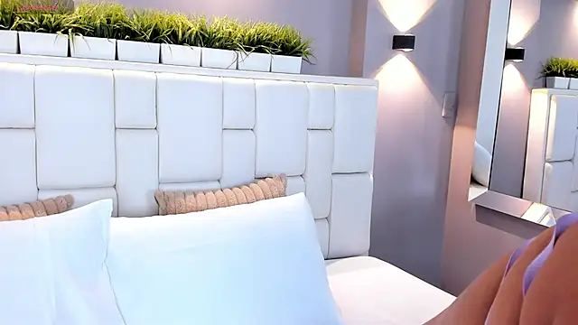 Snapshot of ValeriaGarcia chatting on 02/27/25, 01:28 ValeriaGarcia online show from 02/27/25, 01:28