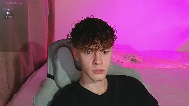 cute thomas online show from 03/23/26, 05:28