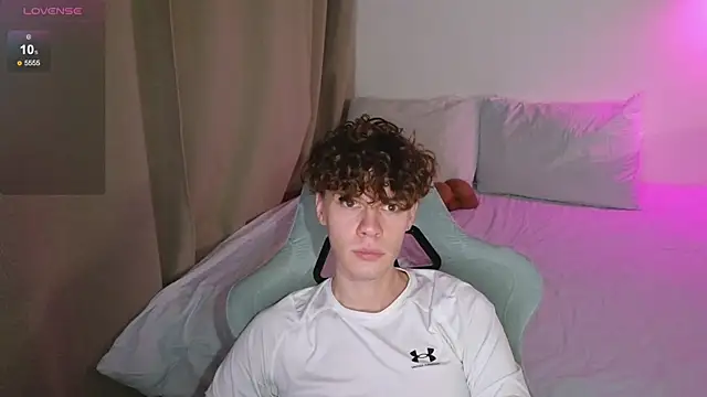 cute thomas online show from 04/24/26, 07:16